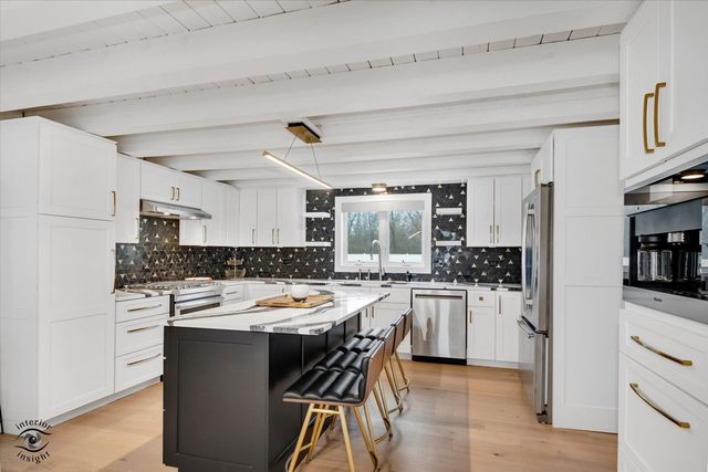 19840 S Schoolhouse Road, New Lenox, IL 60451