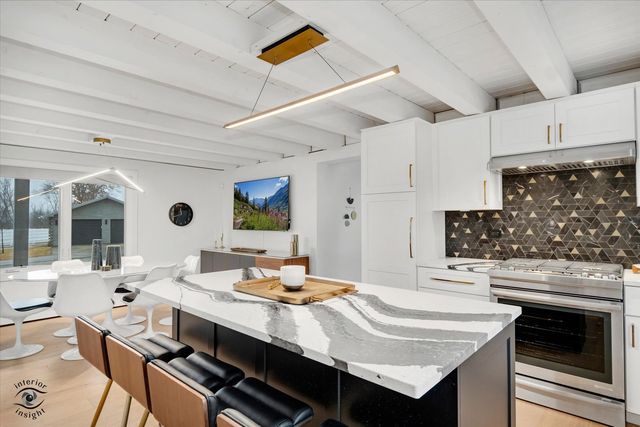 19840 S Schoolhouse Road, New Lenox, IL 60451