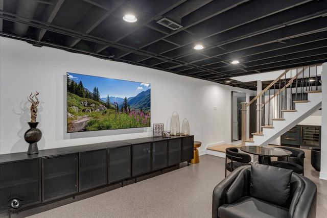 19840 S Schoolhouse Road, New Lenox, IL 60451