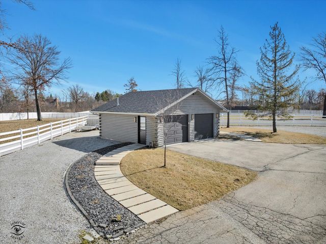 19840 S Schoolhouse Road, New Lenox, IL 60451