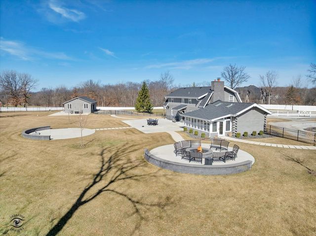 19840 S Schoolhouse Road, New Lenox, IL 60451