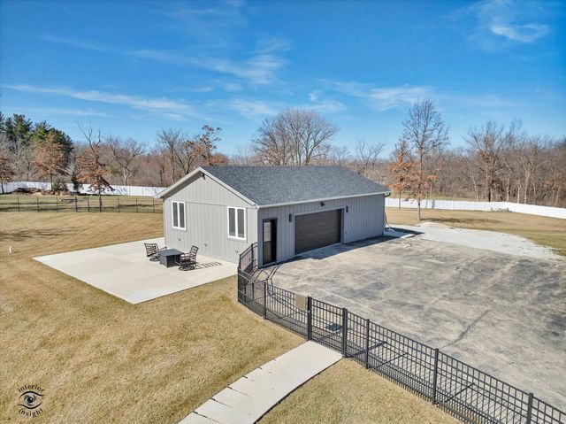 19840 S Schoolhouse Road, New Lenox, IL 60451