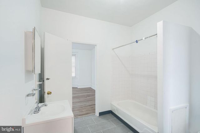 4039 N BROAD ST, Philadelphia, PA 19140