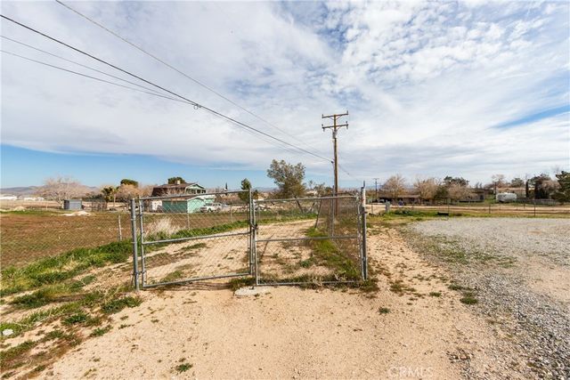 13920 Dos Palmas, Victorville, CA 92392