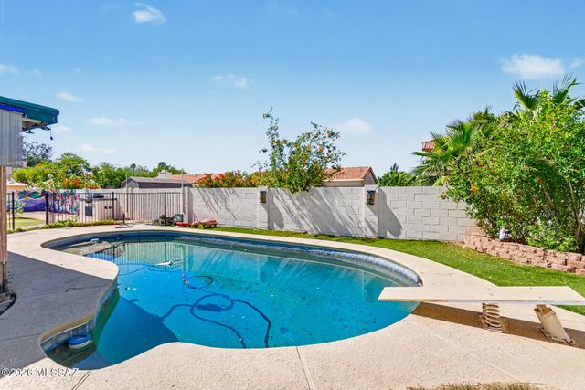 5070 W Warbler Street, Tucson, AZ 85742