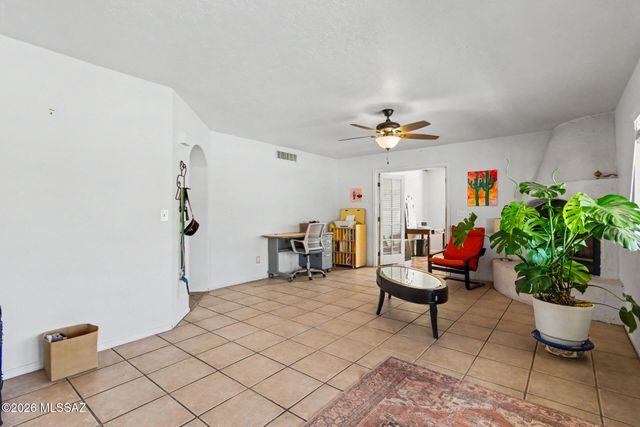 5070 W Warbler Street, Tucson, AZ 85742