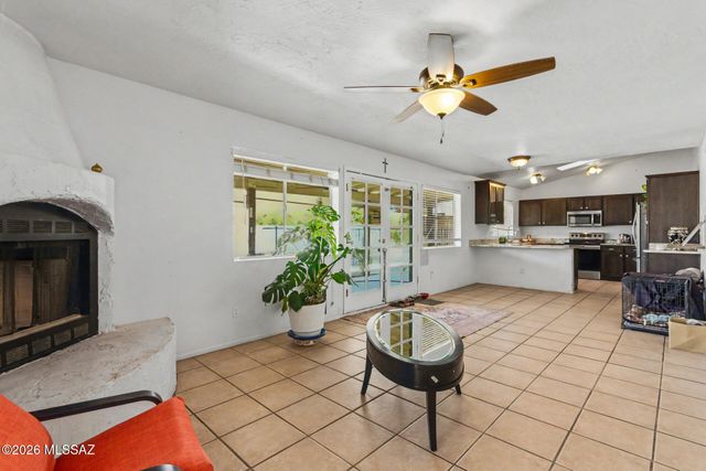 5070 W Warbler Street, Tucson, AZ 85742