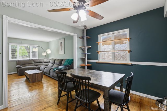 578 Worchester Street, Westland, MI 48186