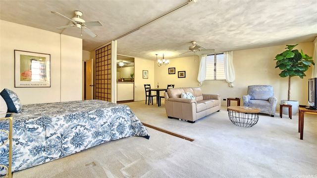 435 Seaside Avenue 409, Honolulu, HI 96815