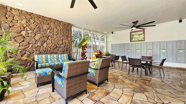 435 Seaside Avenue 409, Honolulu, HI 96815