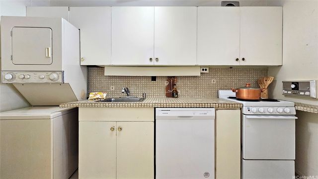 435 Seaside Avenue 409, Honolulu, HI 96815