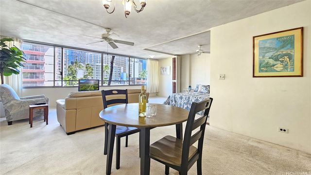 435 Seaside Avenue 409, Honolulu, HI 96815