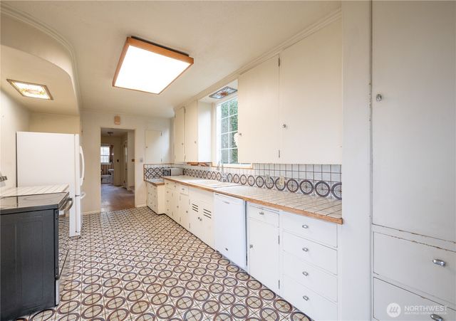 610 Hyde Park Drive, Hoquiam, WA 98550