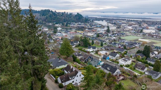 610 Hyde Park Drive, Hoquiam, WA 98550