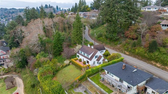 610 Hyde Park Drive, Hoquiam, WA 98550