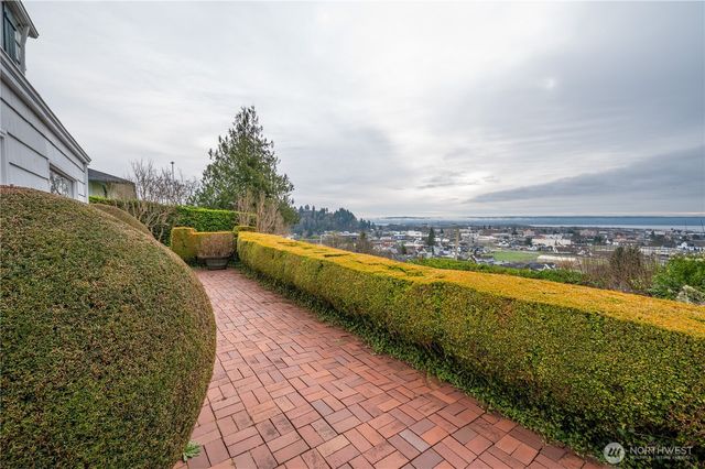 610 Hyde Park Drive, Hoquiam, WA 98550