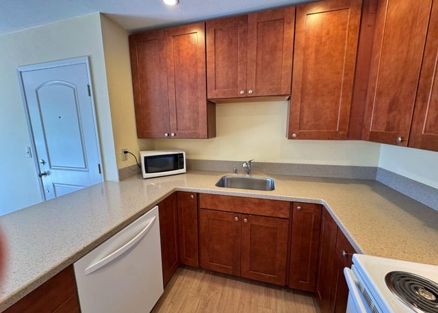 755 14th Avenue 704, Santa Cruz, CA 95062