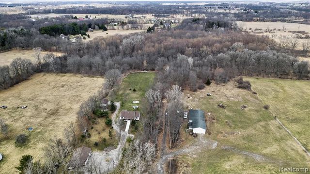 5516 W Lowe Road, Fowlerville, MI 48836