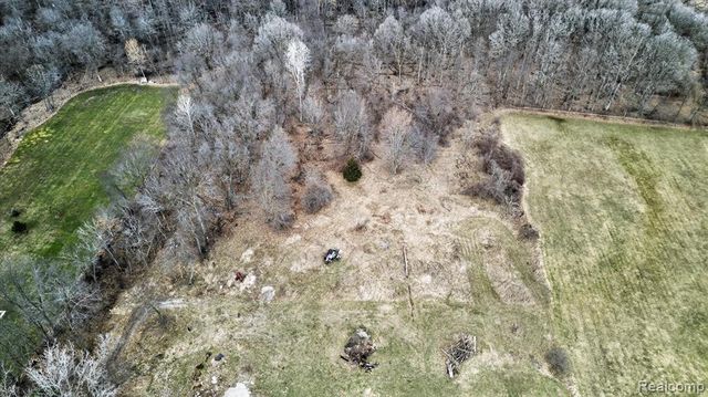 5516 W Lowe Road, Fowlerville, MI 48836