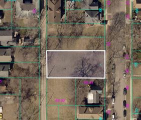 616 WOODLAWN Avenue, Rockford, IL 61103
