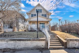 705 SW 6th Ave, Topeka, KS 66603