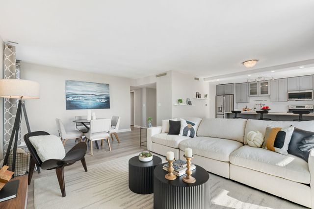 6007 N Sheridan Road 22K, Chicago, IL 60660