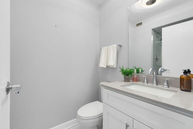 6007 N Sheridan Road 22K, Chicago, IL 60660