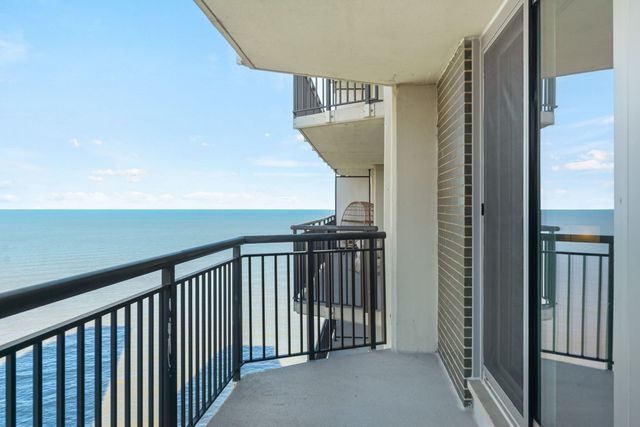 6007 N Sheridan Road 22K, Chicago, IL 60660