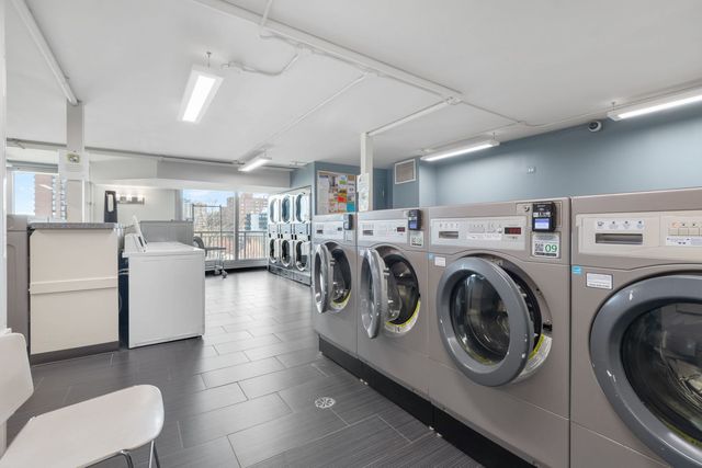 6007 N Sheridan Road 22K, Chicago, IL 60660