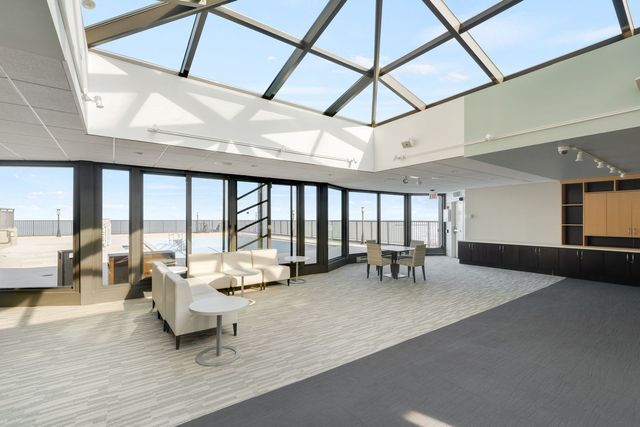 6007 N Sheridan Road 22K, Chicago, IL 60660