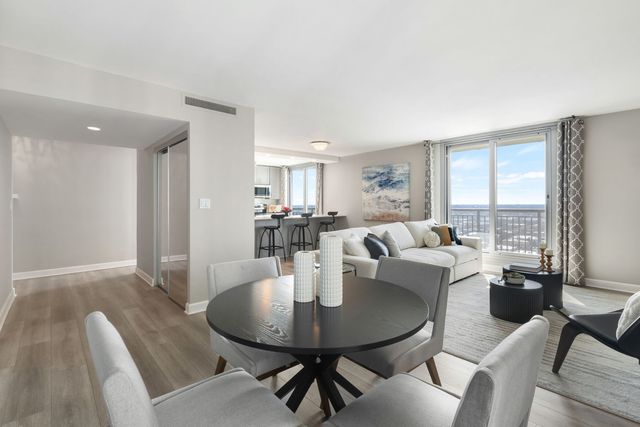 6007 N Sheridan Road 22K, Chicago, IL 60660