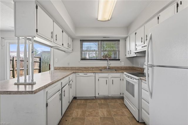 252 N Palmyra DR, Virginia Beach, VA 23462