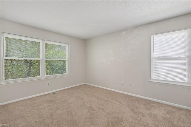 252 N Palmyra DR, Virginia Beach, VA 23462