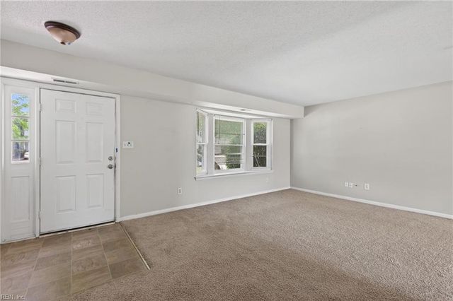 252 N Palmyra DR, Virginia Beach, VA 23462