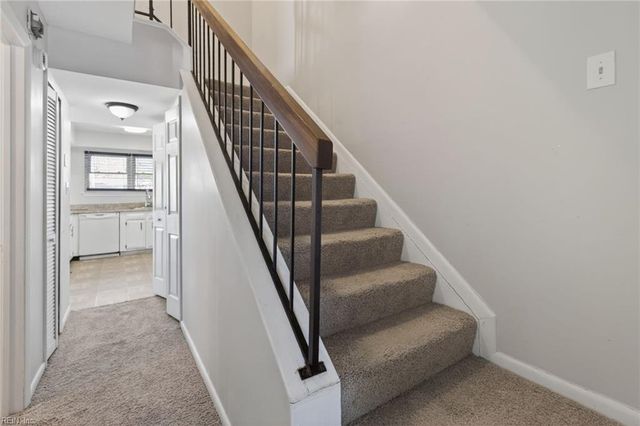 252 N Palmyra DR, Virginia Beach, VA 23462