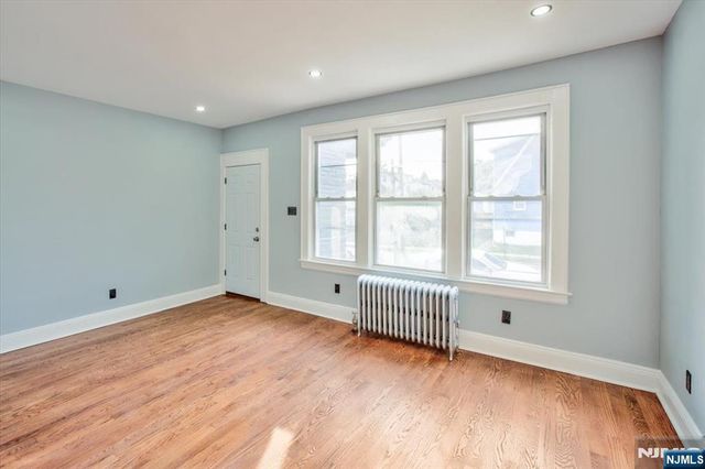 25 Wolf Place, Irvington, NJ 07111