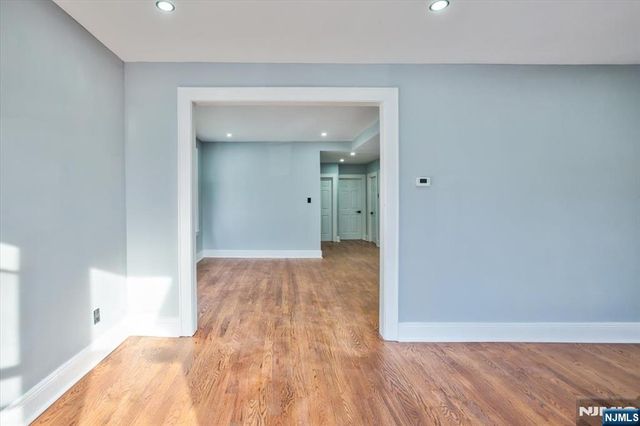 25 Wolf Place, Irvington, NJ 07111