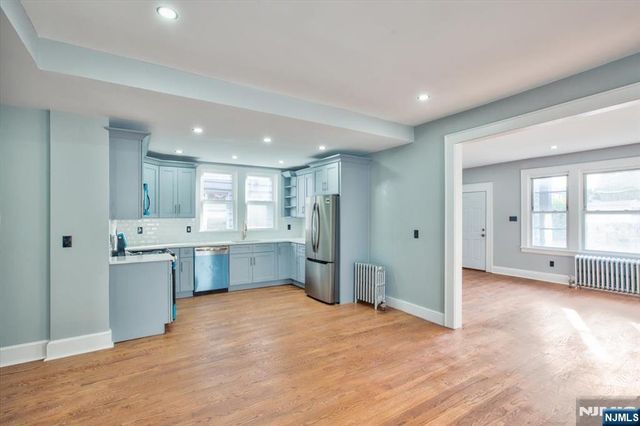 25 Wolf Place, Irvington, NJ 07111