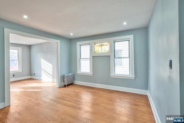 25 Wolf Place, Irvington, NJ 07111