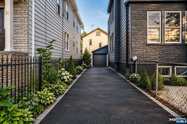 25 Wolf Place, Irvington, NJ 07111
