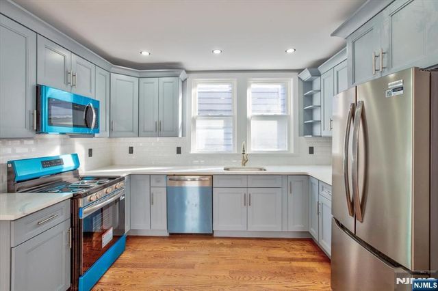 25 Wolf Place, Irvington, NJ 07111