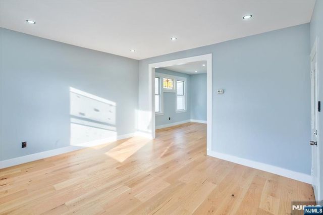 25 Wolf Place, Irvington, NJ 07111