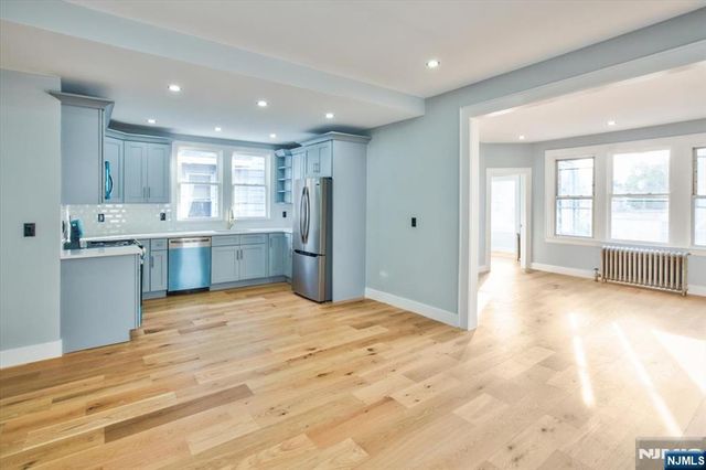 25 Wolf Place, Irvington, NJ 07111