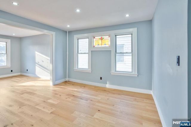 25 Wolf Place, Irvington, NJ 07111