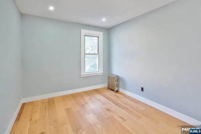 25 Wolf Place, Irvington, NJ 07111