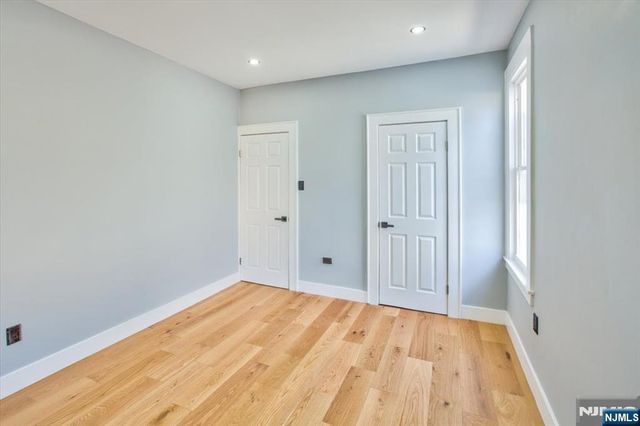 25 Wolf Place, Irvington, NJ 07111