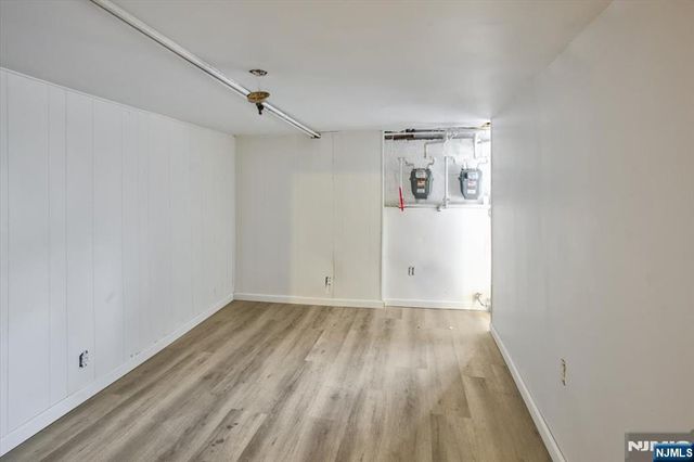 25 Wolf Place, Irvington, NJ 07111