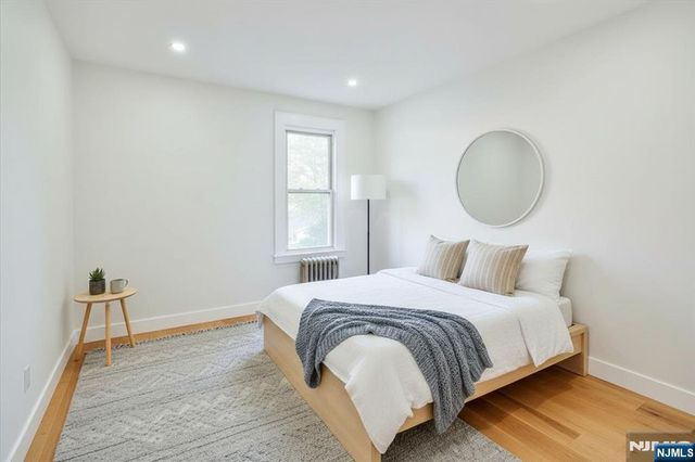 25 Wolf Place, Irvington, NJ 07111