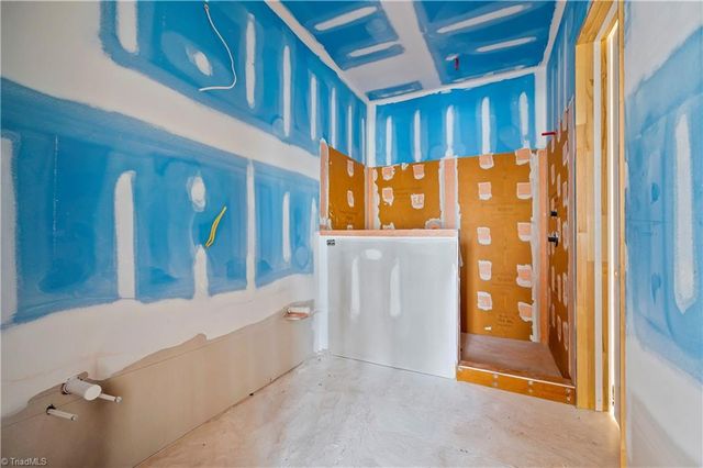 236 Glade View Court, Winston-salem, NC 27101