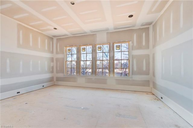 236 Glade View Court, Winston-salem, NC 27101